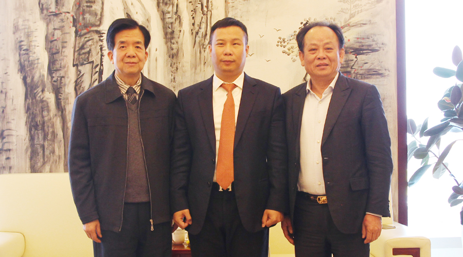 潮汕商會(huì)上：凸鬮骰岢ひξ蔫、方秋潮一行友好訪問半島星空體育·（世界杯）官方網(wǎng)站控股集團(tuán)